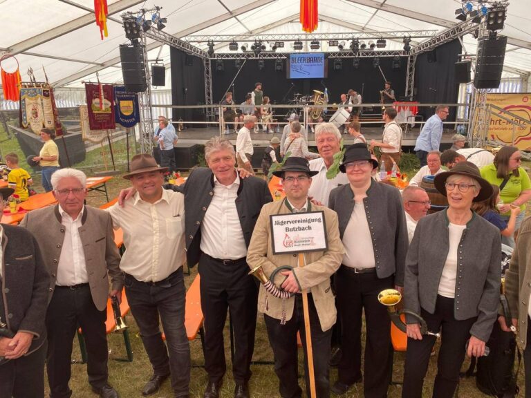 Mit Hörnerklang beim Feuerwehrfest in Hochweisel